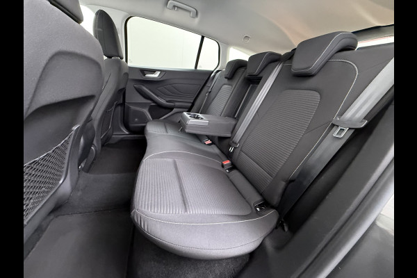 Ford FOCUS Wagon 1.0T 126PK Trekhaak Navi Dual-Ecc Apple Carplay Android Auto Stoel+Voorruitverwarming Cruise Control Pdc Titanium Business Lmv Led Privacy Glas Lane Assist TCS Keyless Licht-/Regensensor 1e Eigenaar Origineel Nederlandse Auto Dealeronderhouden