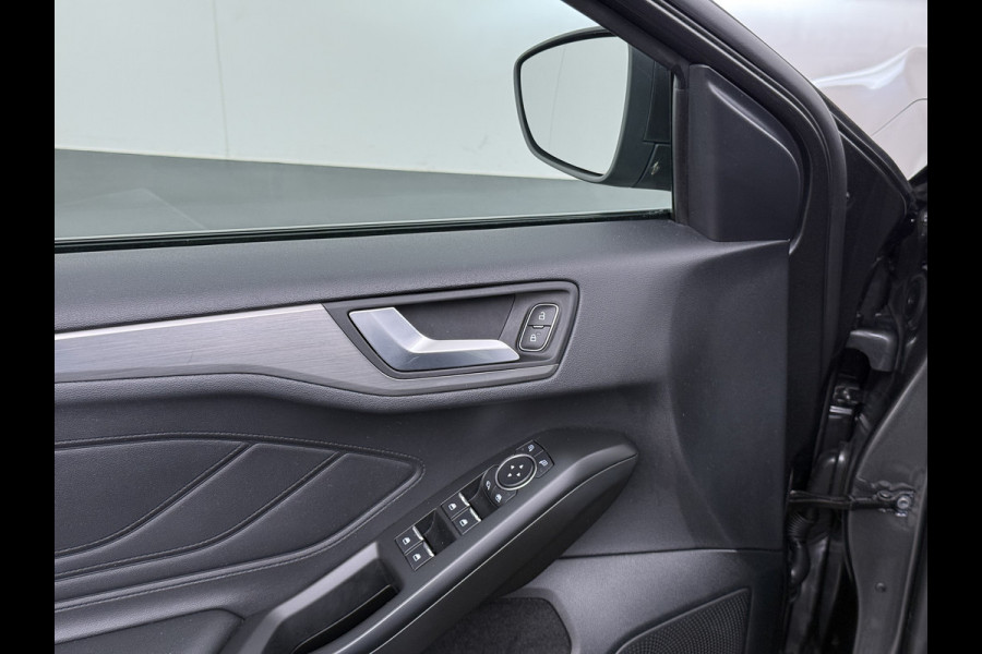 Ford FOCUS Wagon 1.0T 126PK Trekhaak Navi Dual-Ecc Apple Carplay Android Auto Stoel+Voorruitverwarming Cruise Control Pdc Titanium Business Lmv Led Privacy Glas Lane Assist TCS Keyless Licht-/Regensensor 1e Eigenaar Origineel Nederlandse Auto Dealeronderhouden