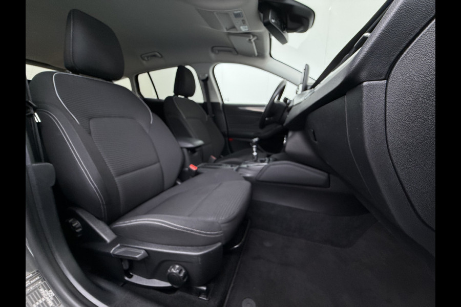 Ford FOCUS Wagon 1.0T 126PK Trekhaak Navi Dual-Ecc Apple Carplay Android Auto Stoel+Voorruitverwarming Cruise Control Pdc Titanium Business Lmv Led Privacy Glas Lane Assist TCS Keyless Licht-/Regensensor 1e Eigenaar Origineel Nederlandse Auto Dealeronderhouden