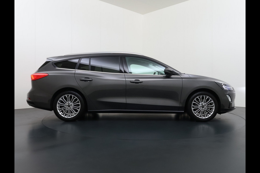 Ford FOCUS Wagon 1.0T 126PK Trekhaak Navi Dual-Ecc Apple Carplay Android Auto Stoel+Voorruitverwarming Cruise Control Pdc Titanium Business Lmv Led Privacy Glas Lane Assist TCS Keyless Licht-/Regensensor 1e Eigenaar Origineel Nederlandse Auto Dealeronderhouden