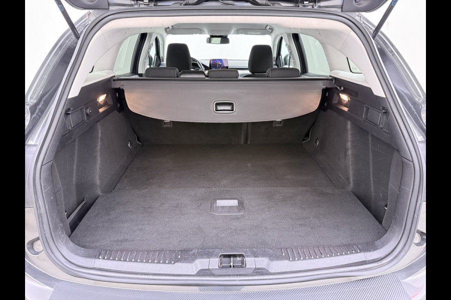 Ford FOCUS Wagon 1.0T 126PK Trekhaak Navi Dual-Ecc Apple Carplay Android Auto Stoel+Voorruitverwarming Cruise Control Pdc Titanium Business Lmv Led Privacy Glas Lane Assist TCS Keyless Licht-/Regensensor 1e Eigenaar Origineel Nederlandse Auto Dealeronderhouden