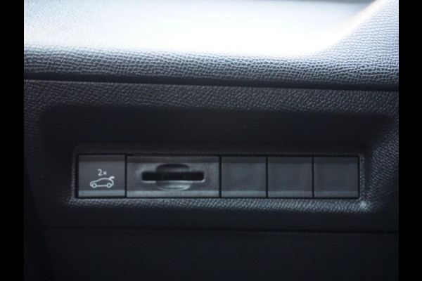 Peugeot 308 SW 1.2 Hybrid 145 e-DCS6 GT 360 camera