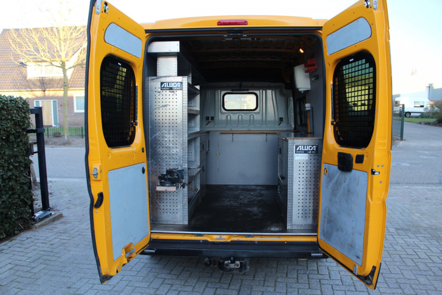 Peugeot Boxer 335 2.0 BlueHDI 130PK Euro6 L2H2 Premium -- werkplaats inrichting --