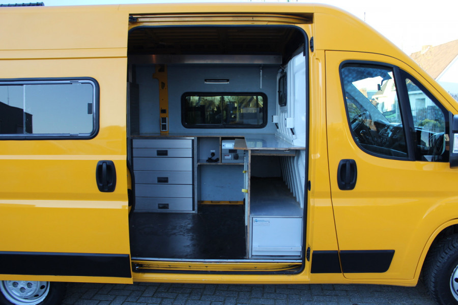 Peugeot Boxer 335 2.0 BlueHDI 130PK Euro6 L2H2 Premium -- werkplaats inrichting --