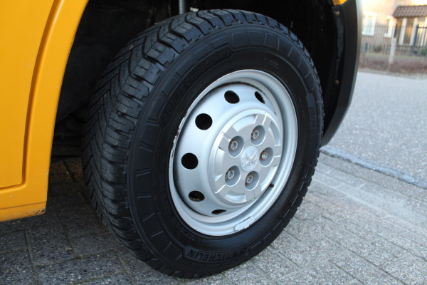 Peugeot Boxer 335 2.0 BlueHDI 130PK Euro6 L2H2 Premium -- werkplaats inrichting --