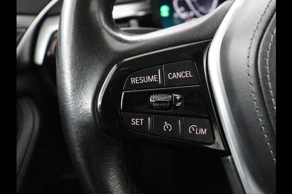 BMW 5 Serie 530e Executive | Leder | Trekhaak | Stoelverwarming | Live Cockpit | Carplay | Achterbankverwarming | Navigatie | Parkeerhulp |