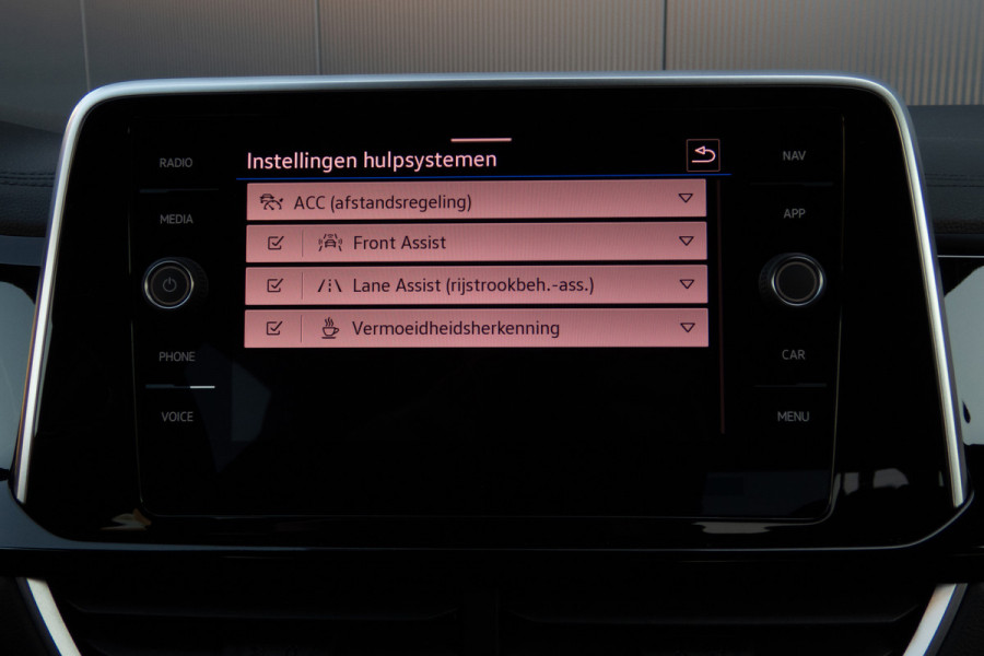 Volkswagen T-Roc 1.0 TSI R-Line Business | CAMERA | STOELVERWARMING | EERSTE EIGENAAR | ACC