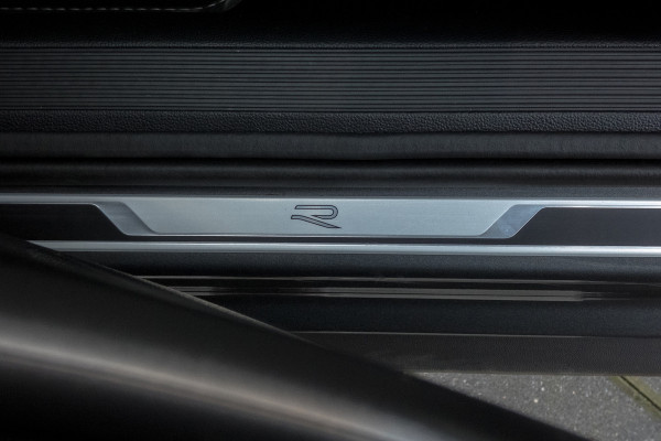 Volkswagen T-Roc 1.0 TSI R-Line Business | CAMERA | STOELVERWARMING | EERSTE EIGENAAR | ACC