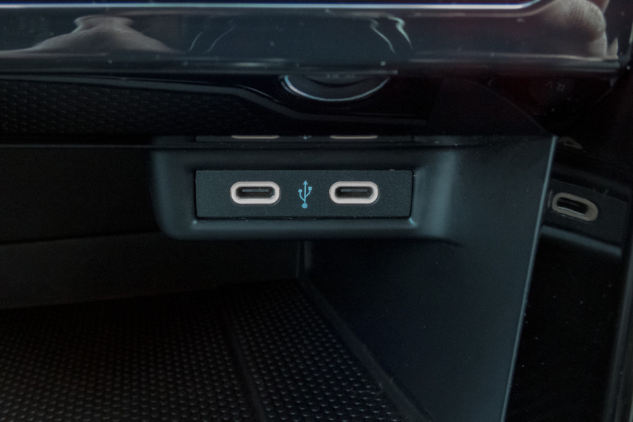 Volkswagen T-Roc 1.0 TSI R-Line Business | CAMERA | STOELVERWARMING | EERSTE EIGENAAR | ACC