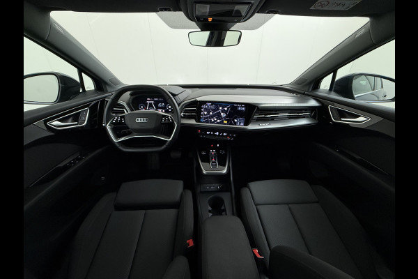 Audi Q4 e-tron 40 204pk AUT. 82kWh Advanced Launch Ed. SOH 97% Warmtepomp Matrix-Led Adaptive-Cruis Audi-Sound System Apple Carplay Android Aut 3 fase laden Stoelverwarming Lmv 20" DAB Bluetooth Elek.Achterklep € 63.000 nieuw Origineel Nederlandse Auto