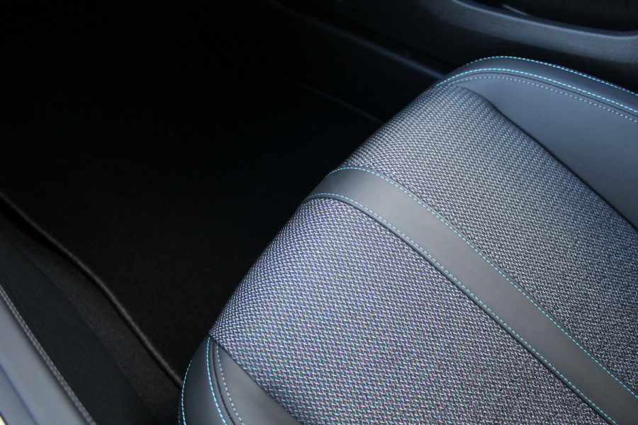 Peugeot 308 SW 1.2 PureTech 130PK Allure | Navigatie | Led | Camera | BLIS | Adaptieve Cruise