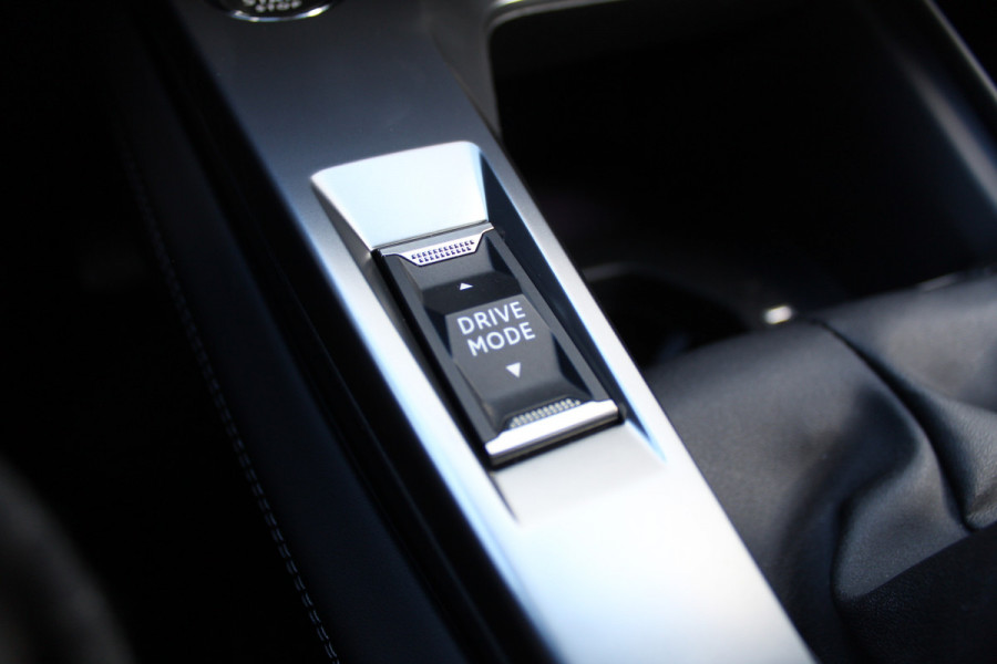 Peugeot 308 SW 1.2 PureTech 130PK Allure | Navigatie | Led | Camera | BLIS | Adaptieve Cruise