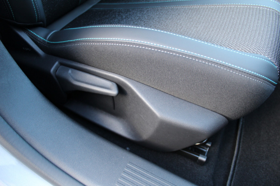 Peugeot 308 SW 1.2 PureTech 130PK Allure | Navigatie | Led | Camera | BLIS | Adaptieve Cruise