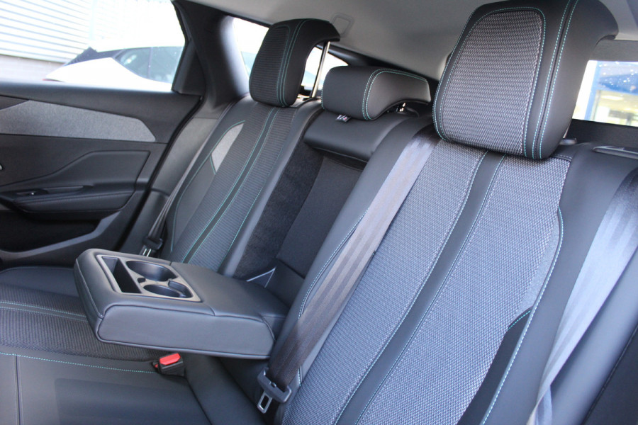 Peugeot 308 SW 1.2 PureTech 130PK Allure | Navigatie | Led | Camera | BLIS | Adaptieve Cruise