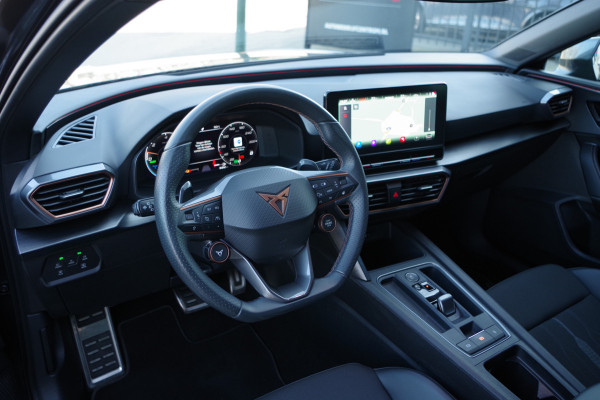 CUPRA Leon 1.4 e-Hybrid VZ 245 PK Adrenaline PHEV, Stuur-Startknop, WInterpakket, Camera, Carplay, 19" LM