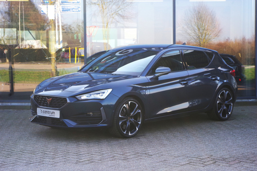 CUPRA Leon 1.4 e-Hybrid VZ 245 PK Adrenaline PHEV, Stuur-Startknop, WInterpakket, Camera, Carplay, 19" LM