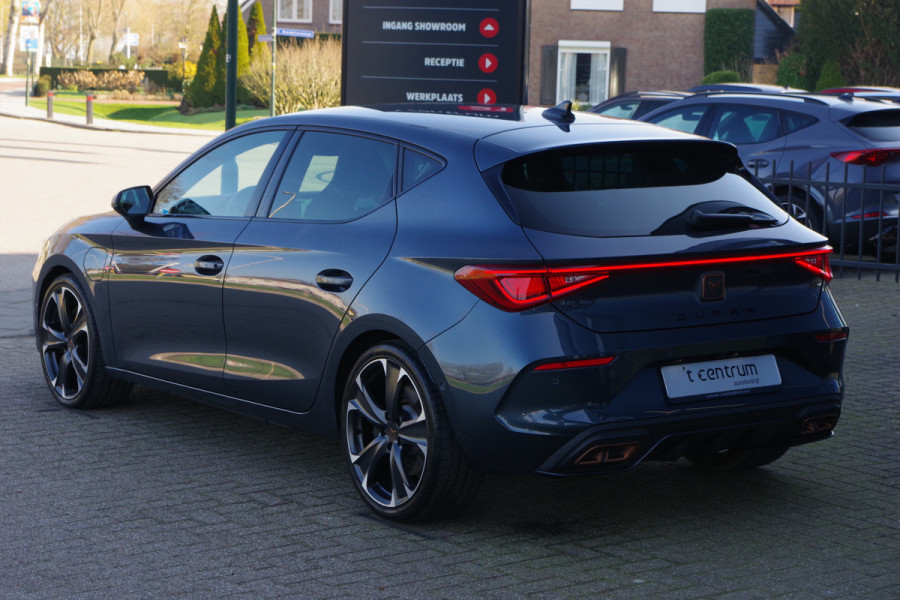 CUPRA Leon 1.4 e-Hybrid VZ 245 PK Adrenaline PHEV, Stuur-Startknop, WInterpakket, Camera, Carplay, 19" LM