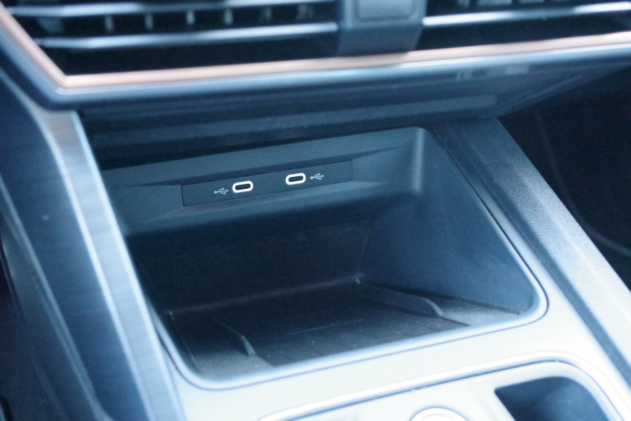 CUPRA Leon 1.4 e-Hybrid VZ 245 PK Adrenaline PHEV, Stuur-Startknop, WInterpakket, Camera, Carplay, 19" LM