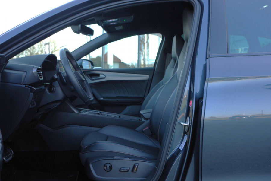 CUPRA Leon 1.4 e-Hybrid VZ 245 PK Adrenaline PHEV, Stuur-Startknop, WInterpakket, Camera, Carplay, 19" LM