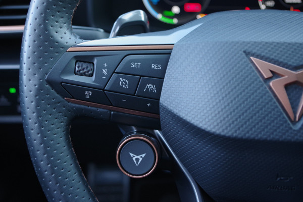 CUPRA Leon 1.4 e-Hybrid VZ 245 PK Adrenaline PHEV, Stuur-Startknop, WInterpakket, Camera, Carplay, 19" LM