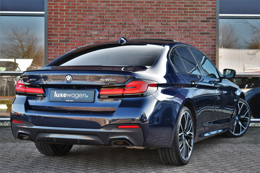 BMW 5 Serie 545e xDrive M-Sport Pano ACC HUD 20inch 360 Laser HiFi Adp-demping