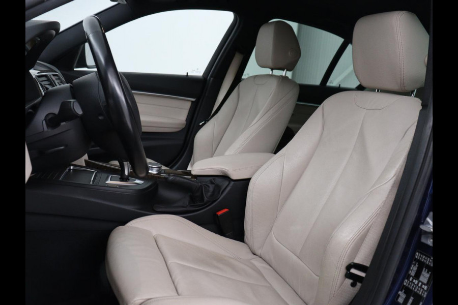 BMW 3 Serie 318i Luxury Edition | Sportstoelen | Leder | Stoelverwarming | Full LED | Navigatie | Parkeerhulp | Cruise control | Climate control | Bluetooth | Origineel NL