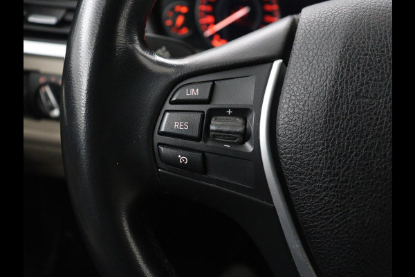BMW 3 Serie 318i Luxury Edition | Sportstoelen | Leder | Stoelverwarming | Full LED | Navigatie | Parkeerhulp | Cruise control | Climate control | Bluetooth | Origineel NL