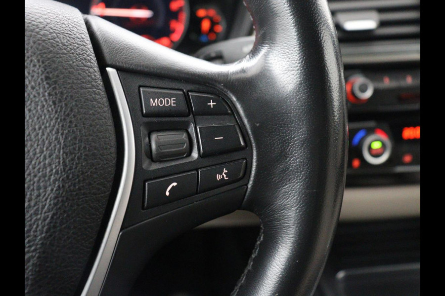 BMW 3 Serie 318i Luxury Edition | Sportstoelen | Leder | Stoelverwarming | Full LED | Navigatie | Parkeerhulp | Cruise control | Climate control | Bluetooth | Origineel NL