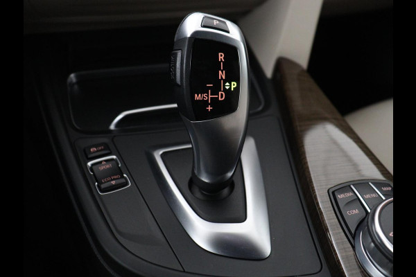 BMW 3 Serie 318i Luxury Edition | Sportstoelen | Leder | Stoelverwarming | Full LED | Navigatie | Parkeerhulp | Cruise control | Climate control | Bluetooth | Origineel NL