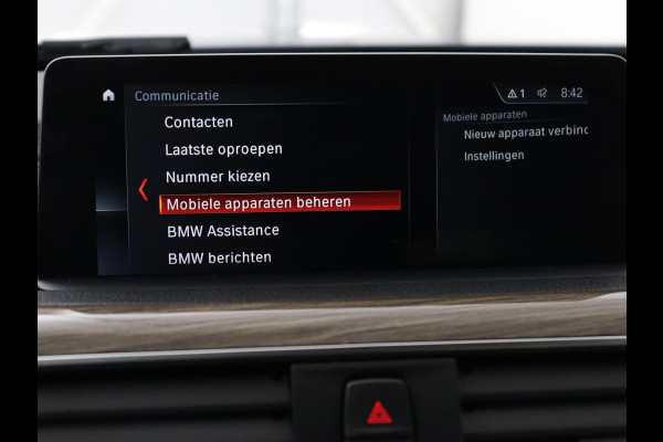 BMW 3 Serie 318i Luxury Edition | Sportstoelen | Leder | Stoelverwarming | Full LED | Navigatie | Parkeerhulp | Cruise control | Climate control | Bluetooth | Origineel NL