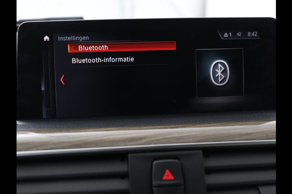 BMW 3 Serie 318i Luxury Edition | Sportstoelen | Leder | Stoelverwarming | Full LED | Navigatie | Parkeerhulp | Cruise control | Climate control | Bluetooth | Origineel NL