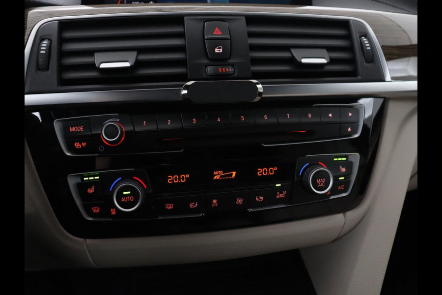 BMW 3 Serie 318i Luxury Edition | Sportstoelen | Leder | Stoelverwarming | Full LED | Navigatie | Parkeerhulp | Cruise control | Climate control | Bluetooth | Origineel NL