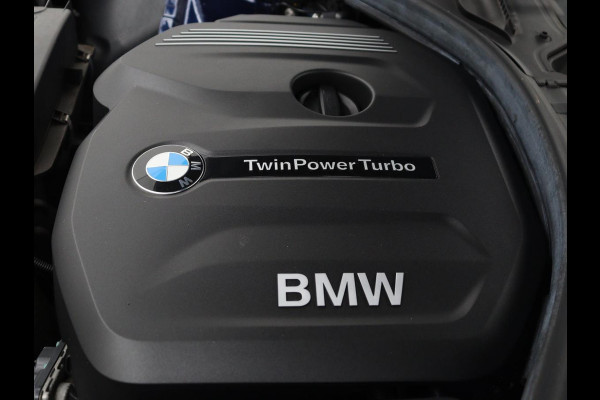 BMW 3 Serie 318i Luxury Edition | Sportstoelen | Leder | Stoelverwarming | Full LED | Navigatie | Parkeerhulp | Cruise control | Climate control | Bluetooth | Origineel NL