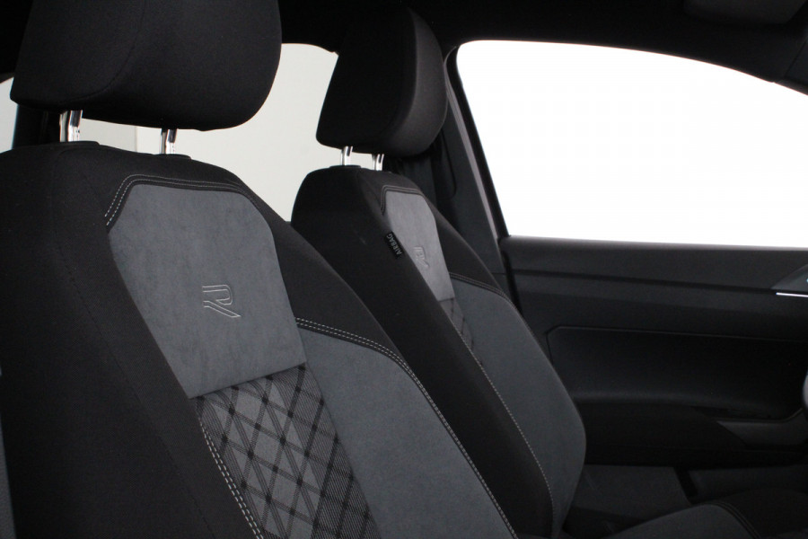 Volkswagen Taigo 1.0 TSI R-Line > 116pk/DSG/Black style pakket/Smoky Gray Metallic...