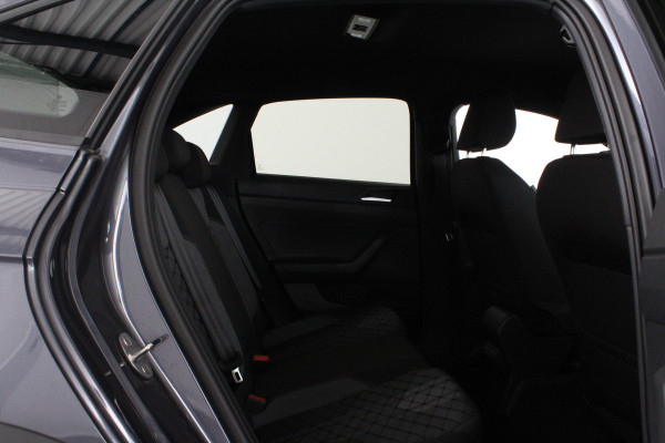 Volkswagen Taigo 1.0 TSI R-Line > 116pk/DSG/Black style pakket/Smoky Gray Metallic...