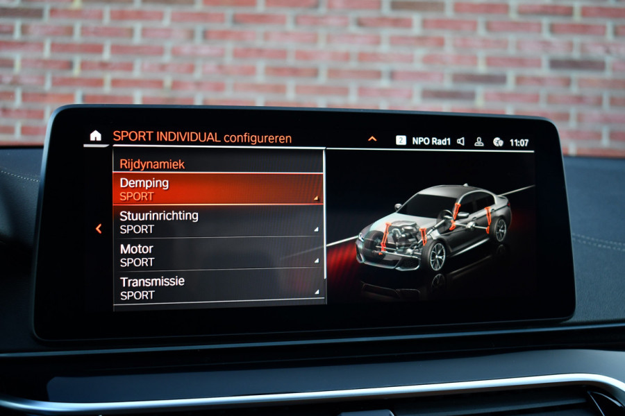 BMW 5 Serie 545e xDrive M-Sport Pano ACC HUD 20inch 360 Laser HiFi Adp-demping