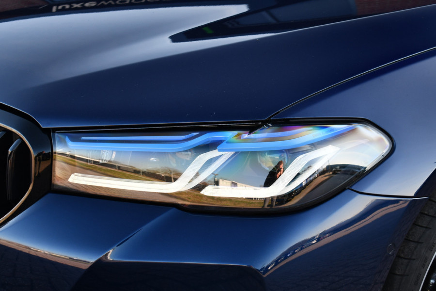 BMW 5 Serie 545e xDrive M-Sport Pano ACC HUD 20inch 360 Laser HiFi Adp-demping