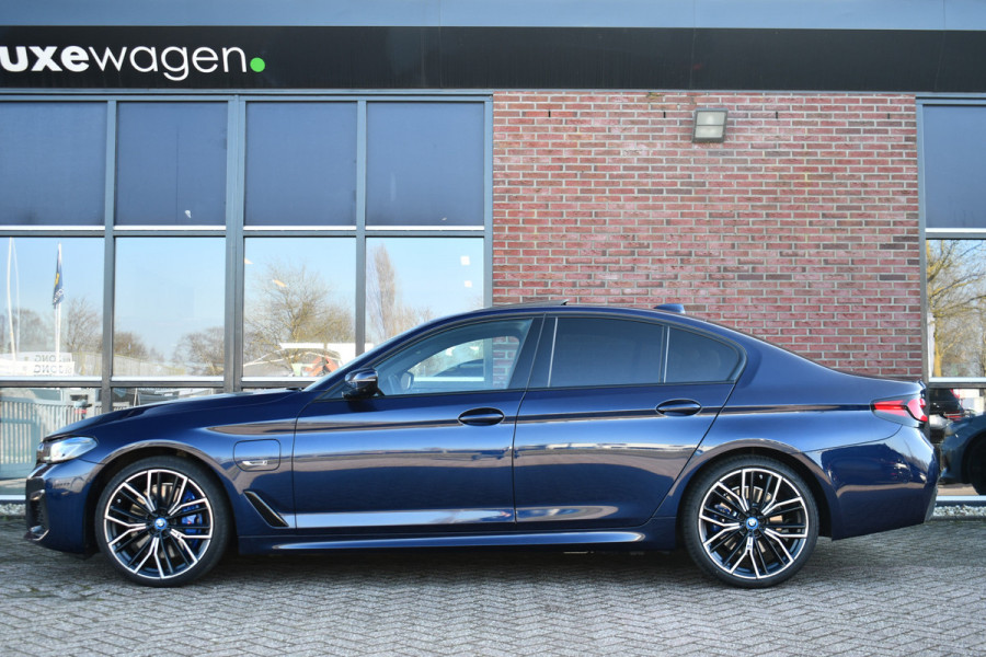 BMW 5 Serie 545e xDrive M-Sport Pano ACC HUD 20inch 360 Laser HiFi Adp-demping