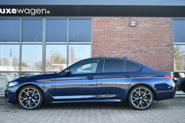 BMW 5 Serie 545e xDrive M-Sport Pano ACC HUD 20inch 360 Laser HiFi Adp-demping