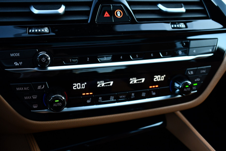 BMW 5 Serie 545e xDrive M-Sport Pano ACC HUD 20inch 360 Laser HiFi Adp-demping