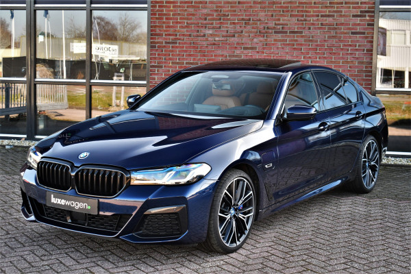 BMW 5 Serie 545e xDrive M-Sport Pano ACC HUD 20inch 360 Laser HiFi Adp-demping