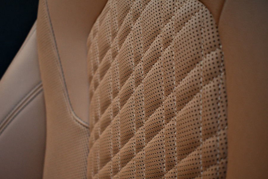 BMW 5 Serie 545e xDrive M-Sport Pano ACC HUD 20inch 360 Laser HiFi Adp-demping