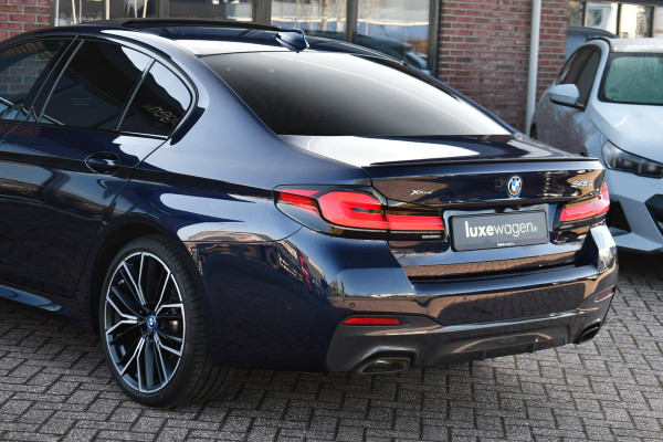 BMW 5 Serie 545e xDrive M-Sport Pano ACC HUD 20inch 360 Laser HiFi Adp-demping
