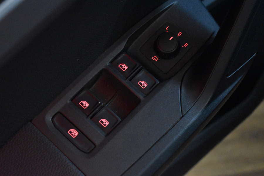 Seat Ibiza TSI 115PK FR-LINE SPORT LEDER/VIRTUAL/LED