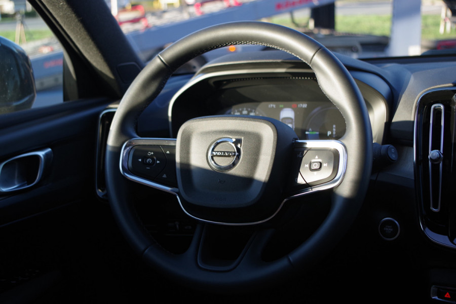 Volvo XC40 1.5 T5 Recharge 262 PK PHEV Inscription, Leder, Panoramadak, Winterpakket
