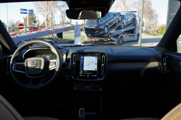 Volvo XC40 1.5 T5 Recharge 262 PK PHEV Inscription, Leder, Panoramadak, Winterpakket