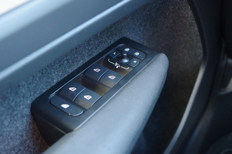 Volvo XC40 1.5 T5 Recharge 262 PK PHEV Inscription, Leder, Panoramadak, Winterpakket