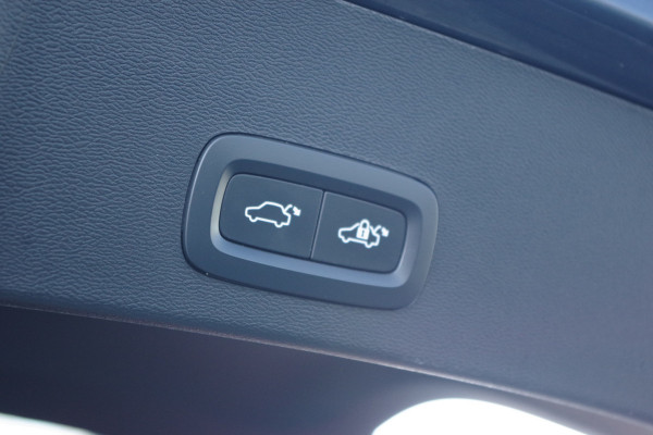 Volvo XC40 1.5 T5 Recharge 262 PK PHEV Inscription, Leder, Panoramadak, Winterpakket