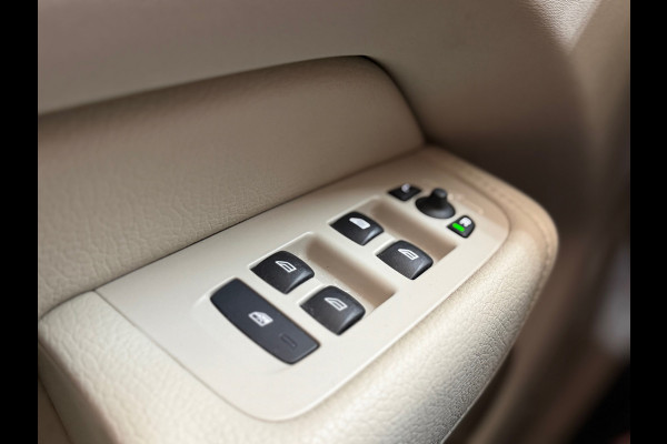 Volvo XC60 2.0 T6 Plug-in AWD Inscription | VOL! | Pano | Luchtvering | Trekhaak | Xenium Pakket | Int.Safe PRO Pakket | HUD | NAP