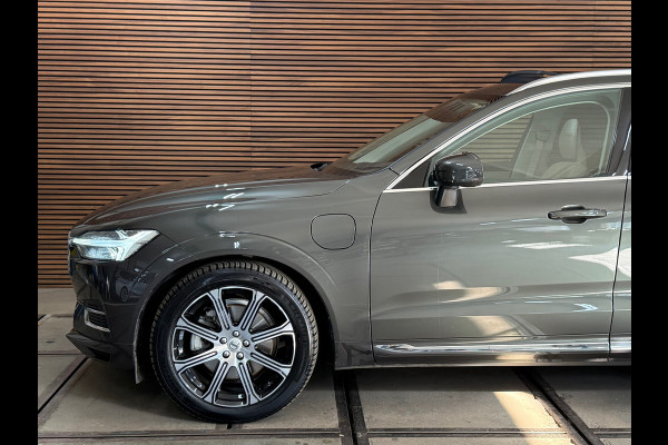 Volvo XC60 2.0 T6 Plug-in AWD Inscription | VOL! | Pano | Luchtvering | Trekhaak | Xenium Pakket | Int.Safe PRO Pakket | HUD | NAP